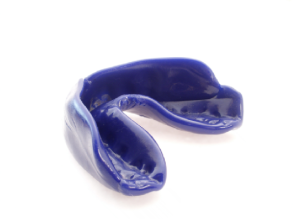 how to use sleep apnea mouth guard